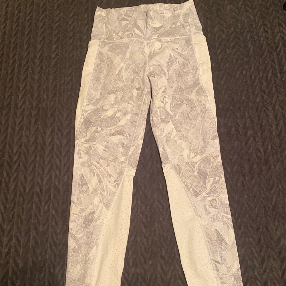 lululemon Breezy Dot Tight